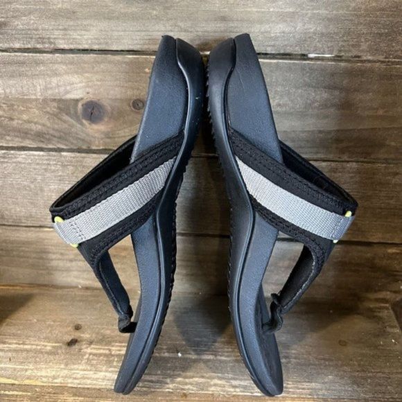 Womens Vionic Tiffany Black Comfort Thong Slip On Sandals Size 5 M GUC - Picture 4 of 6